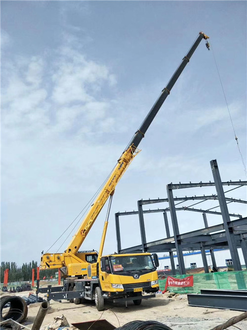 岗巴县超高层建筑钢结构吊装案例
